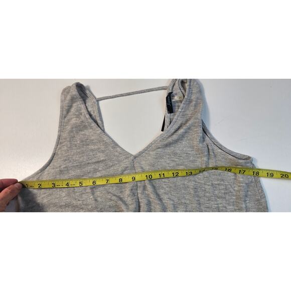 NWT soprano Nordstrom S grey cut out back v neck tank top flowy summer stretch - Picture 6 of 7